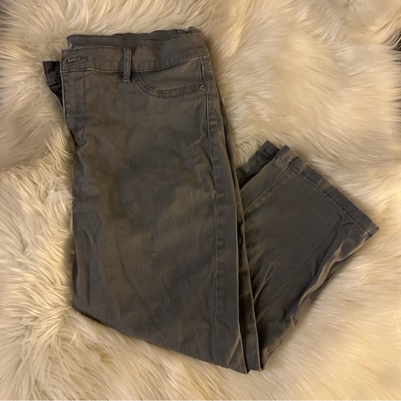 New York & Company Denim - New York & Co SoHo crop jeans